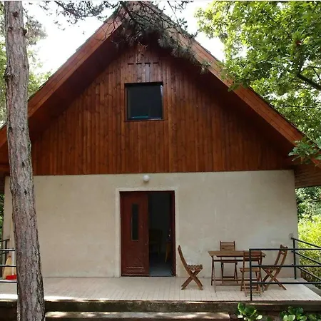 Family Kaptalanfured בית נופש Balatonalmádi